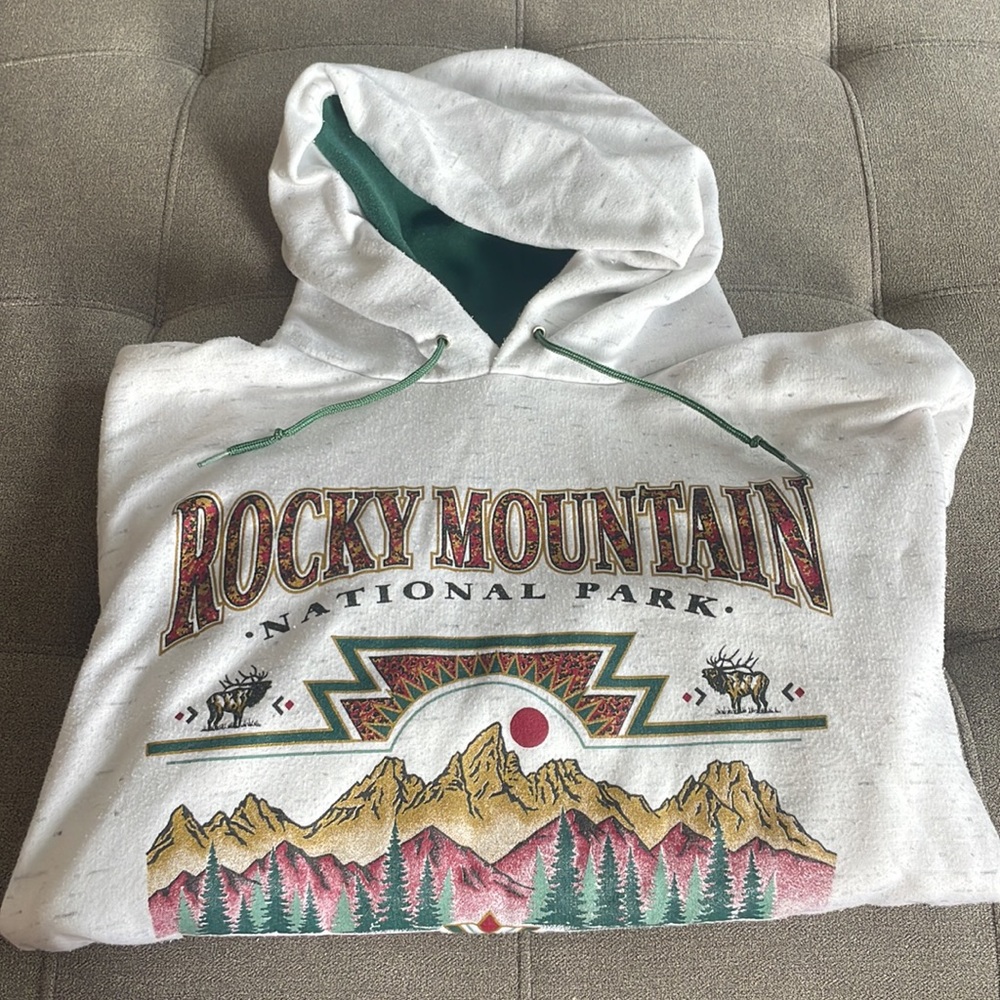 Vintage Montana Rocky Mountains Large White & Green Sweatshirt Sweater